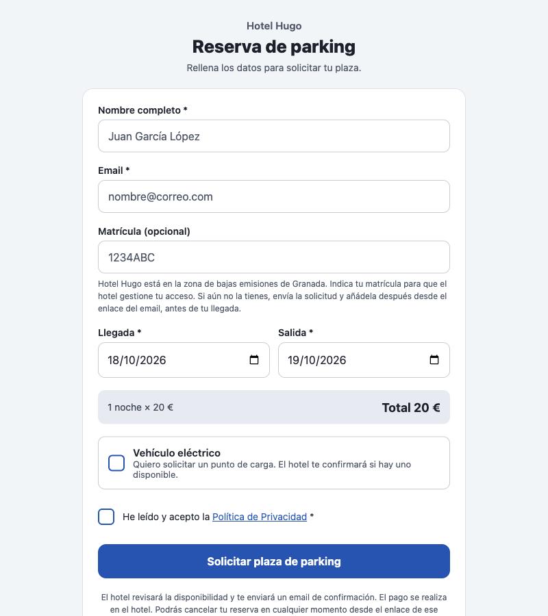 Formulario público de reserva de parking de Hotel Hugo con nombre, email, matrícula, fechas, total y opción de vehículo eléctrico.